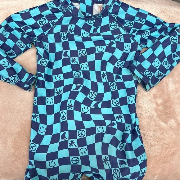 Smiley RashGaurd - Picture 1 of 4